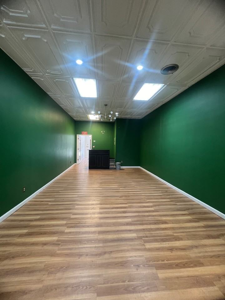 331 Main StreetCanvas Lounge - Photo 4 of 7