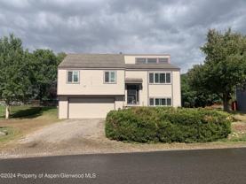382 Summit Dr - Photo 1 of 1
