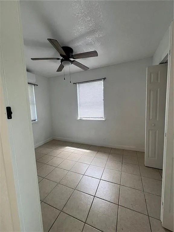 737 N 12th St #D - Photo 5 of 11