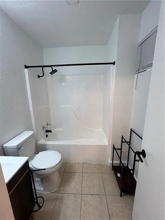 737 N 12th St #D - Photo 6 of 11