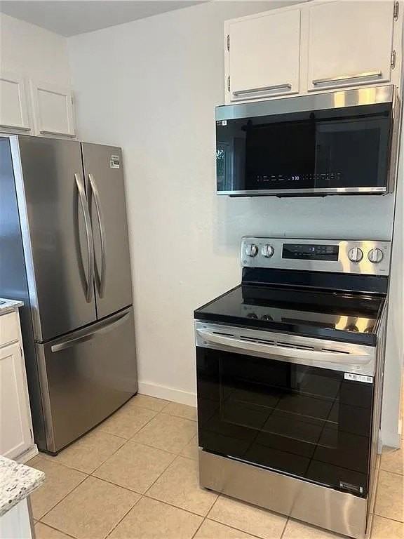 737 N 12th St #D - Photo 7 of 11