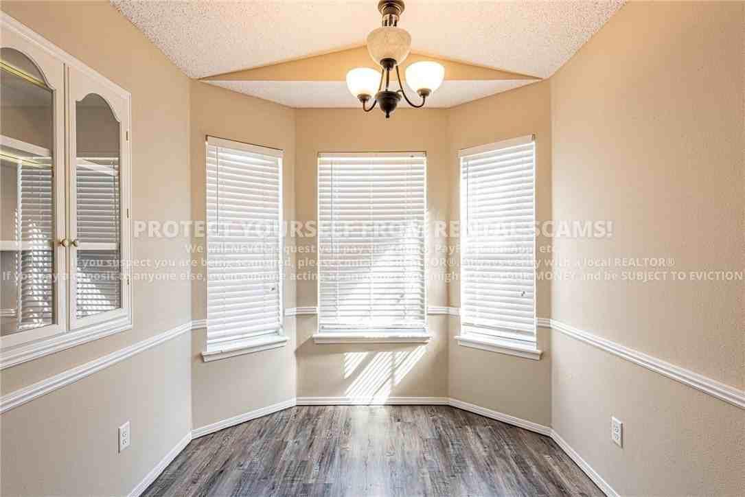 3031 W Essex Dr - Photo 6 of 13