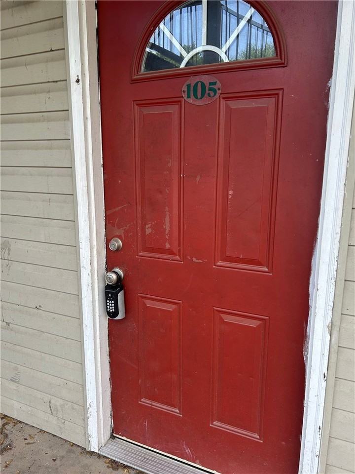315 Texas Ln #105 - Photo 2 of 8