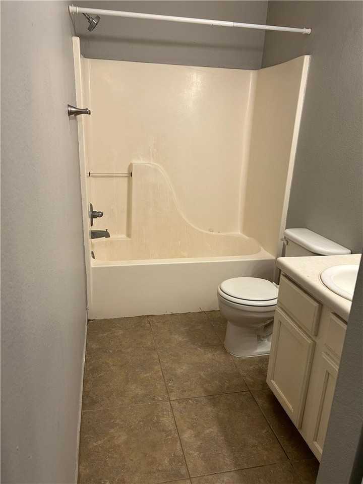 315 Texas Ln #105 - Photo 7 of 8