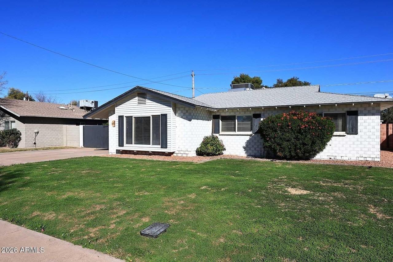 8302 E Indianola Ave - Photo 2 of 50