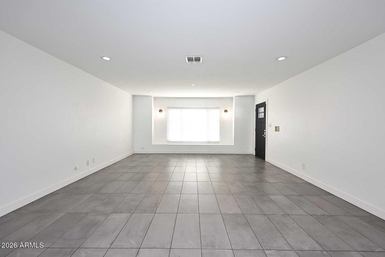 8302 E Indianola Ave - Photo 7 of 50