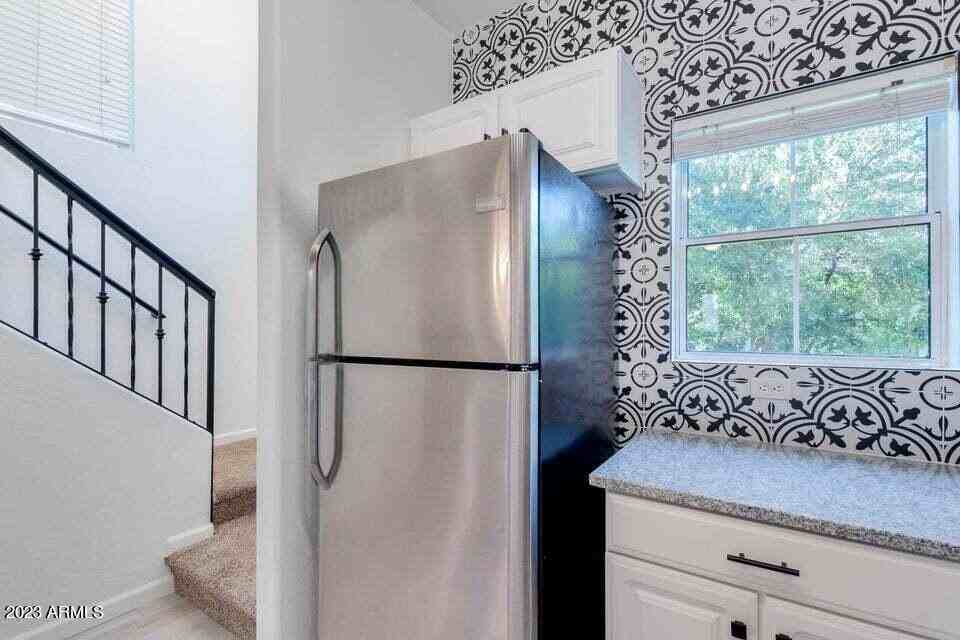 160 W Commerce Ct - Photo 5 of 20
