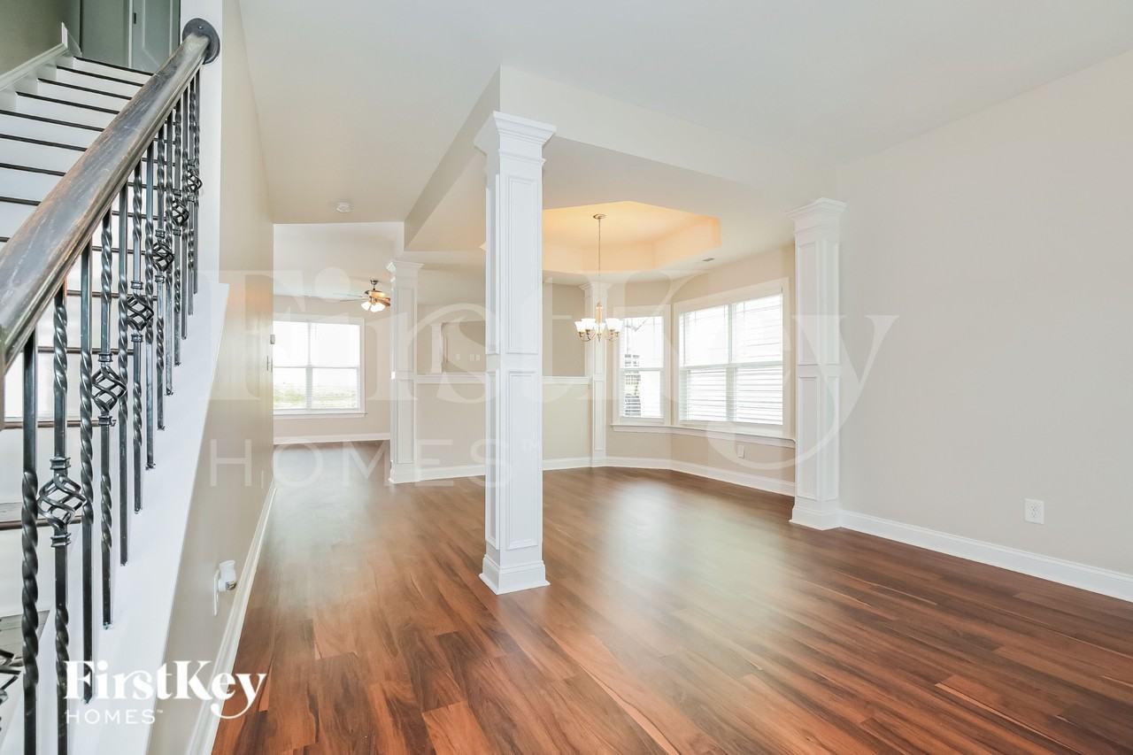 121 Wintergreen Ct - Photo 4 of 16