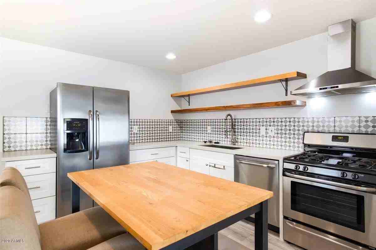 3140 E Glenrosa Ave #3 - Photo 5 of 21