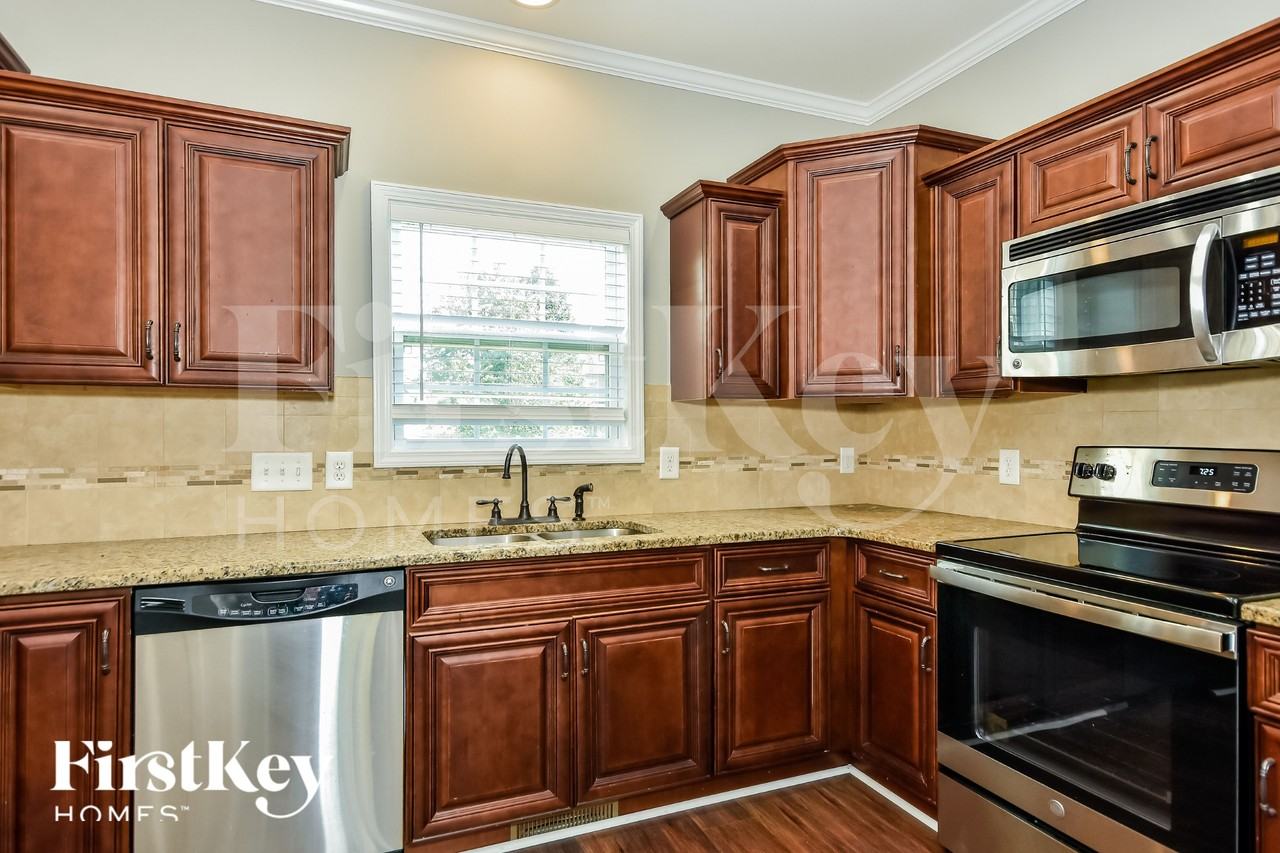 3707 Windmill Ct - Photo 5 of 15