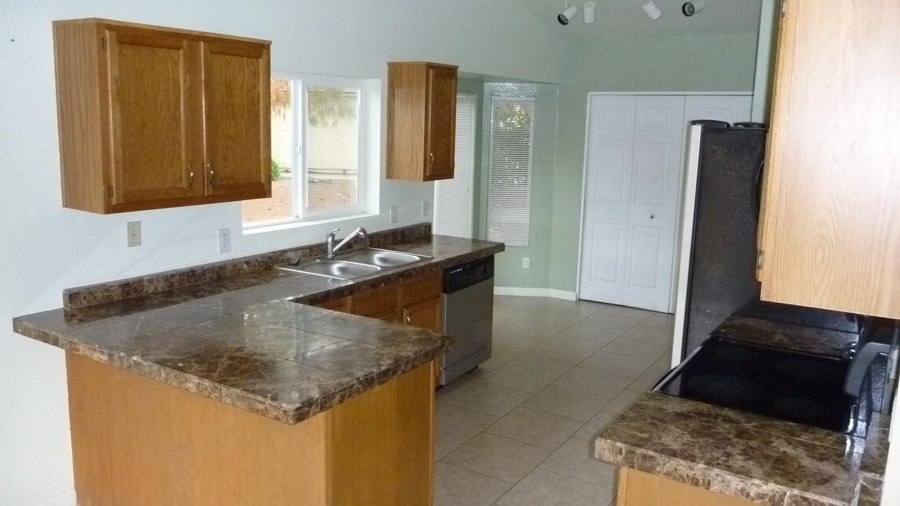 608 S San Marcos Ct - Photo 5 of 7