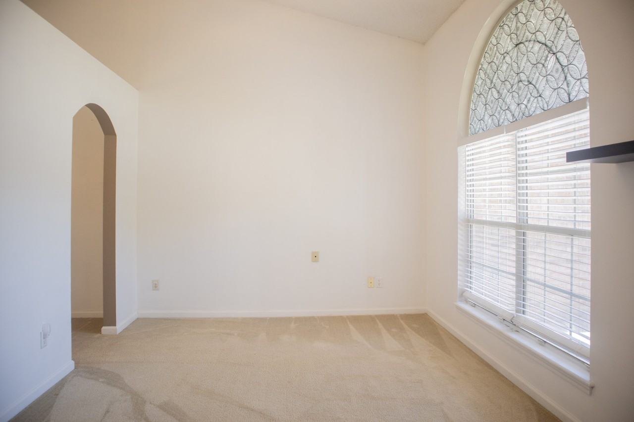 2034 Belhaven Dr #1 - Photo 5 of 17