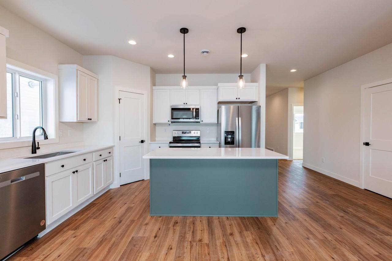 6723 66th Ave S #1 - Photo 3 of 16
