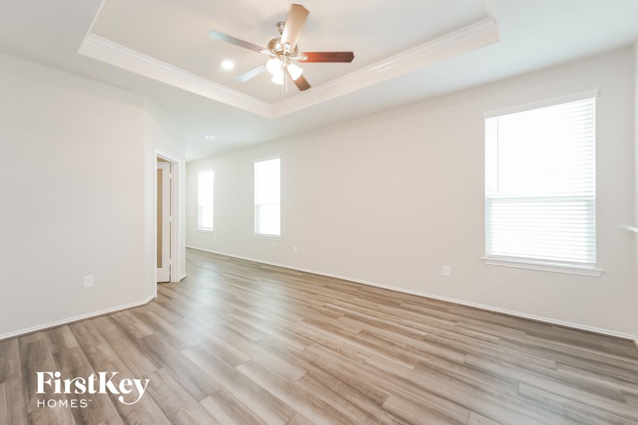 5831 Longhorn Run Ln - Photo 2 of 15
