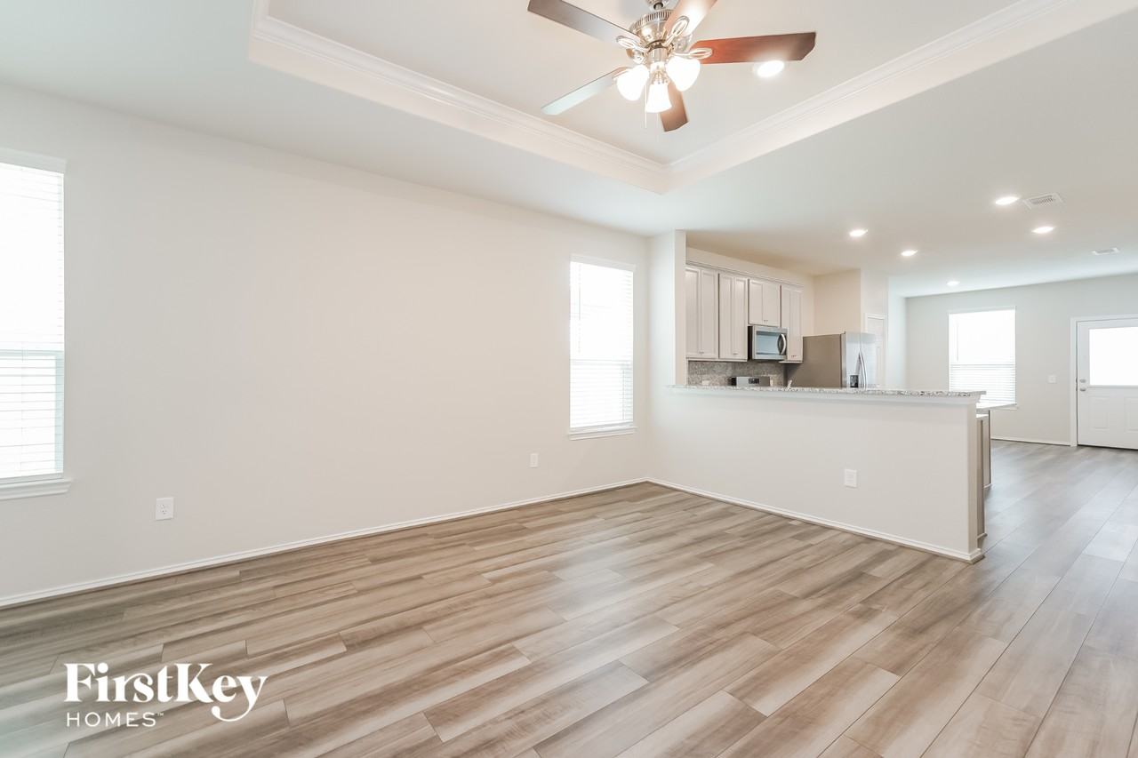 5831 Longhorn Run Ln - Photo 3 of 15
