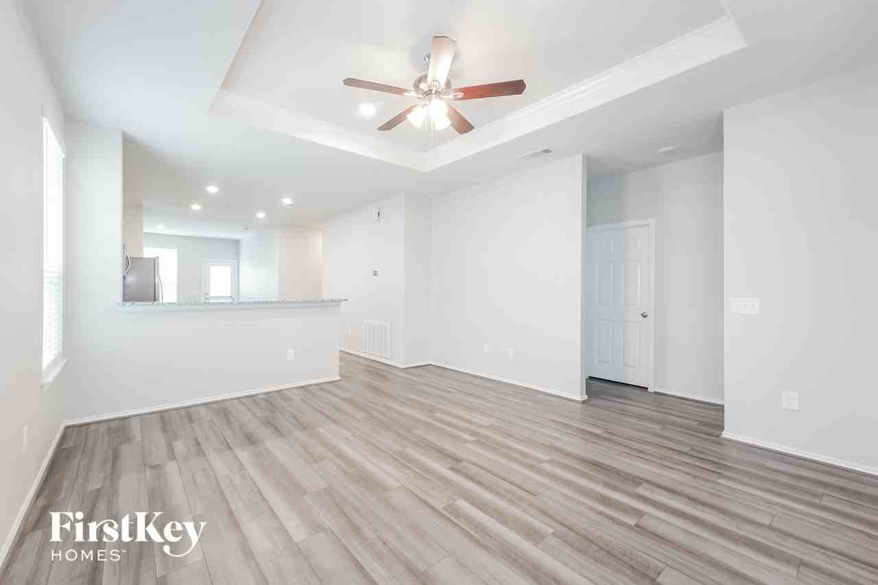 5831 Longhorn Run Ln - Photo 4 of 15