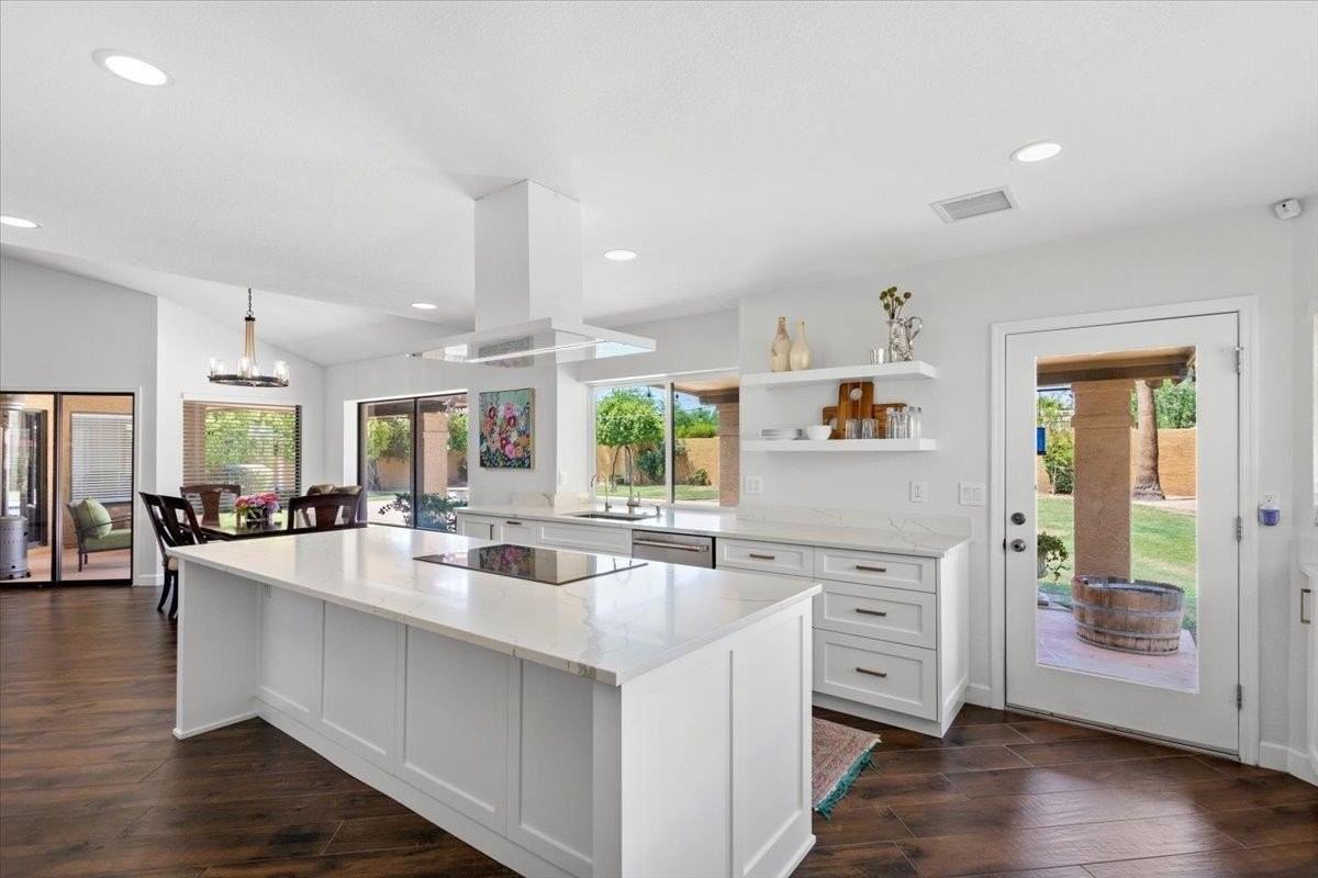 10628 E Cinnabar Ave - Photo 6 of 21