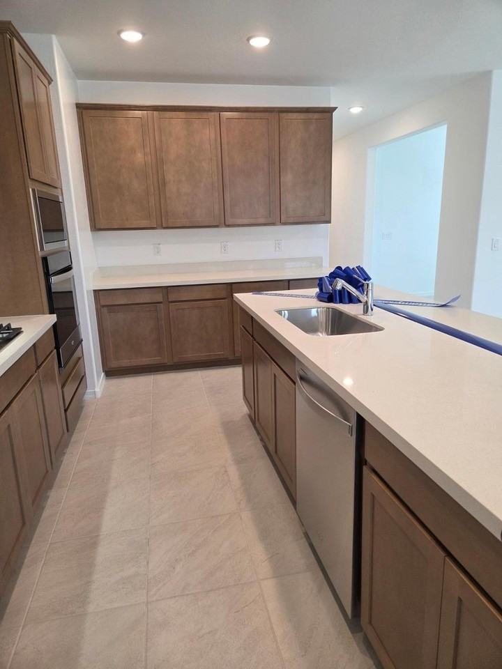 22457 E Watford Dr - Photo 6 of 50