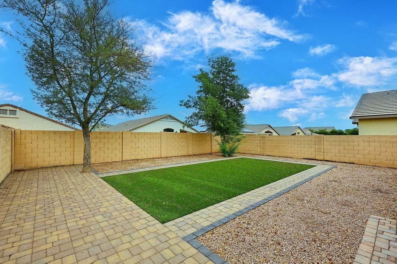 36950 W Mondragone Ln - Photo 3 of 41