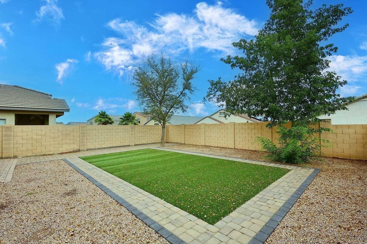 36950 W Mondragone Ln - Photo 4 of 41