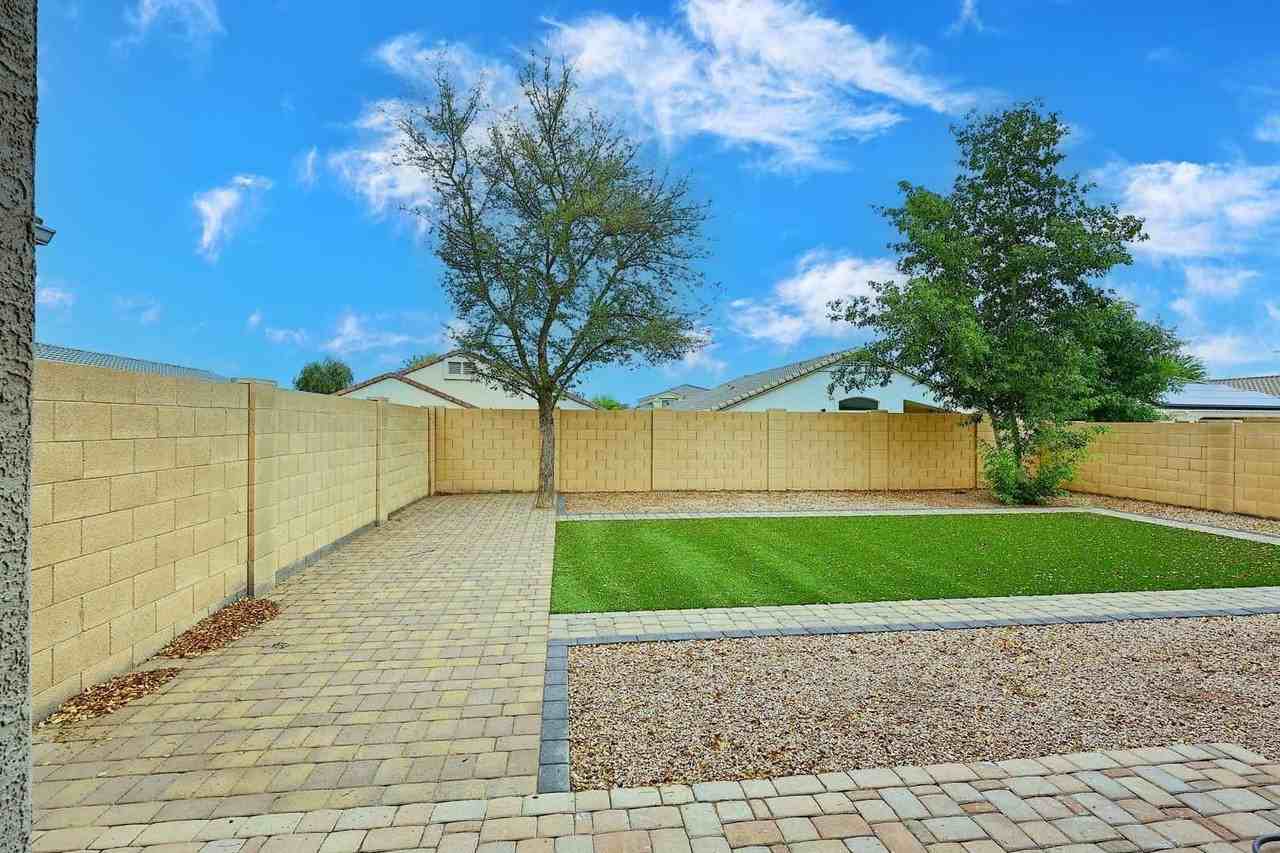 36950 W Mondragone Ln - Photo 6 of 41
