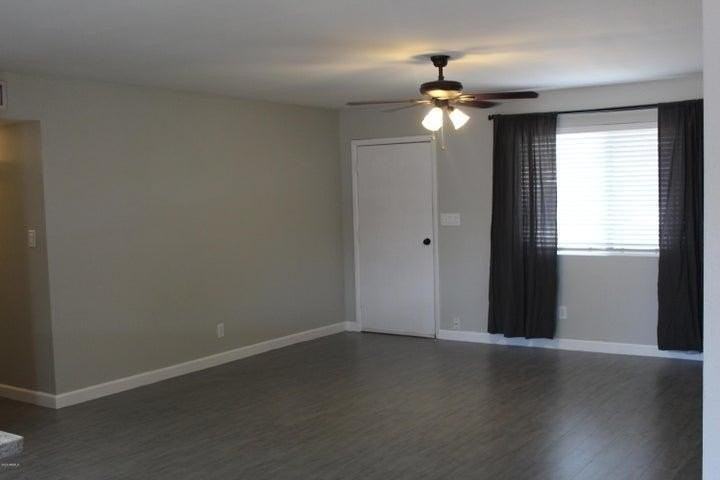 757 E Loyola Dr - Photo 5 of 12
