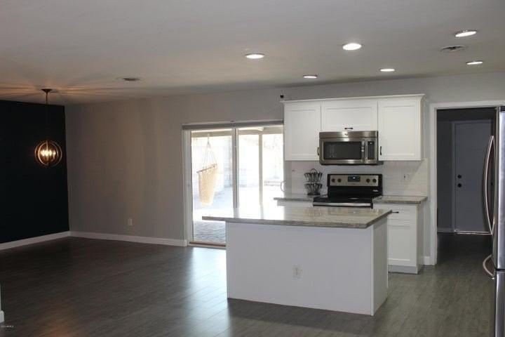 757 E Loyola Dr - Photo 6 of 12