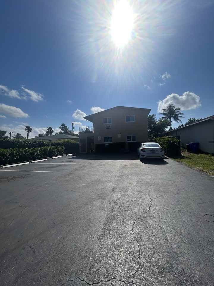 620 Northwest 7th AvenueUnit 16 #620-16 - Photo 6 of 13