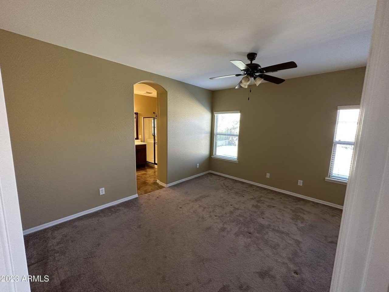 946 W Basswood Ave - Photo 7 of 13
