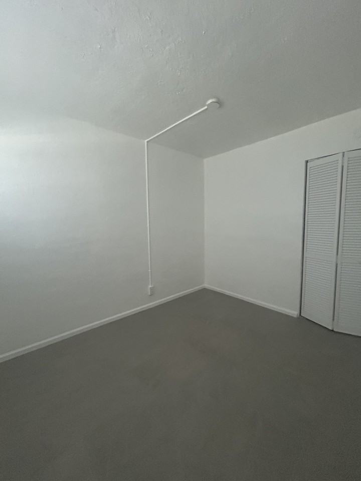 620 Northwest 7th AvenueUnit 39 #620-39 - Photo 4 of 15