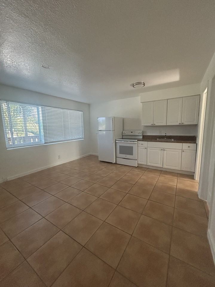 610 Northwest 7th AvenueUnit 91 #610-91 - Photo 5 of 16