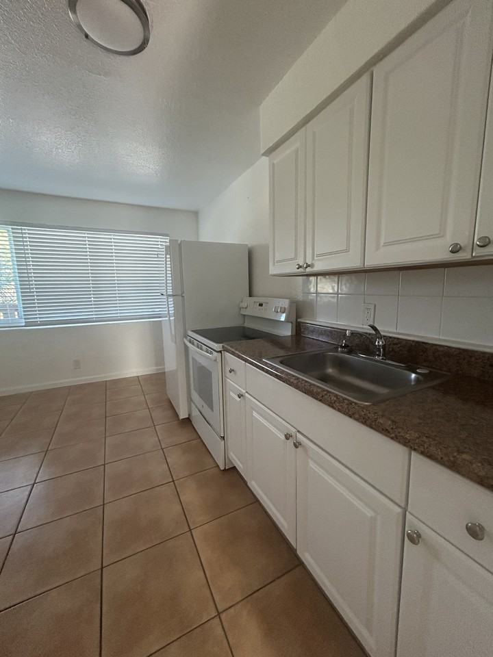 610 Northwest 7th AvenueUnit 91 #610-91 - Photo 6 of 16
