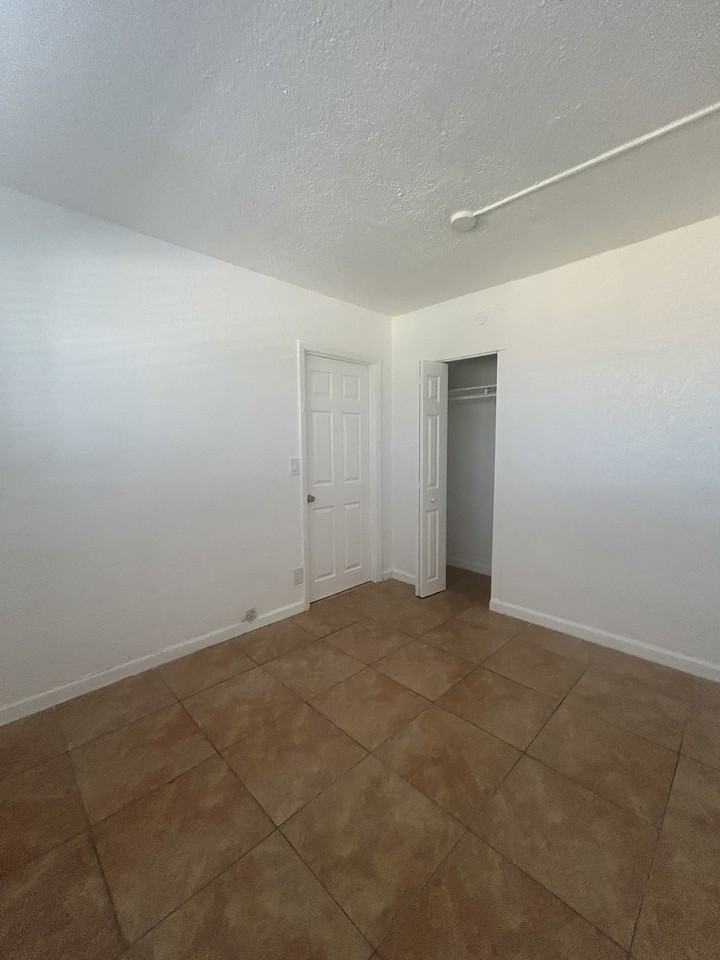 620 Northwest 7th AvenueUnit 38 #620-38 - Photo 7 of 17