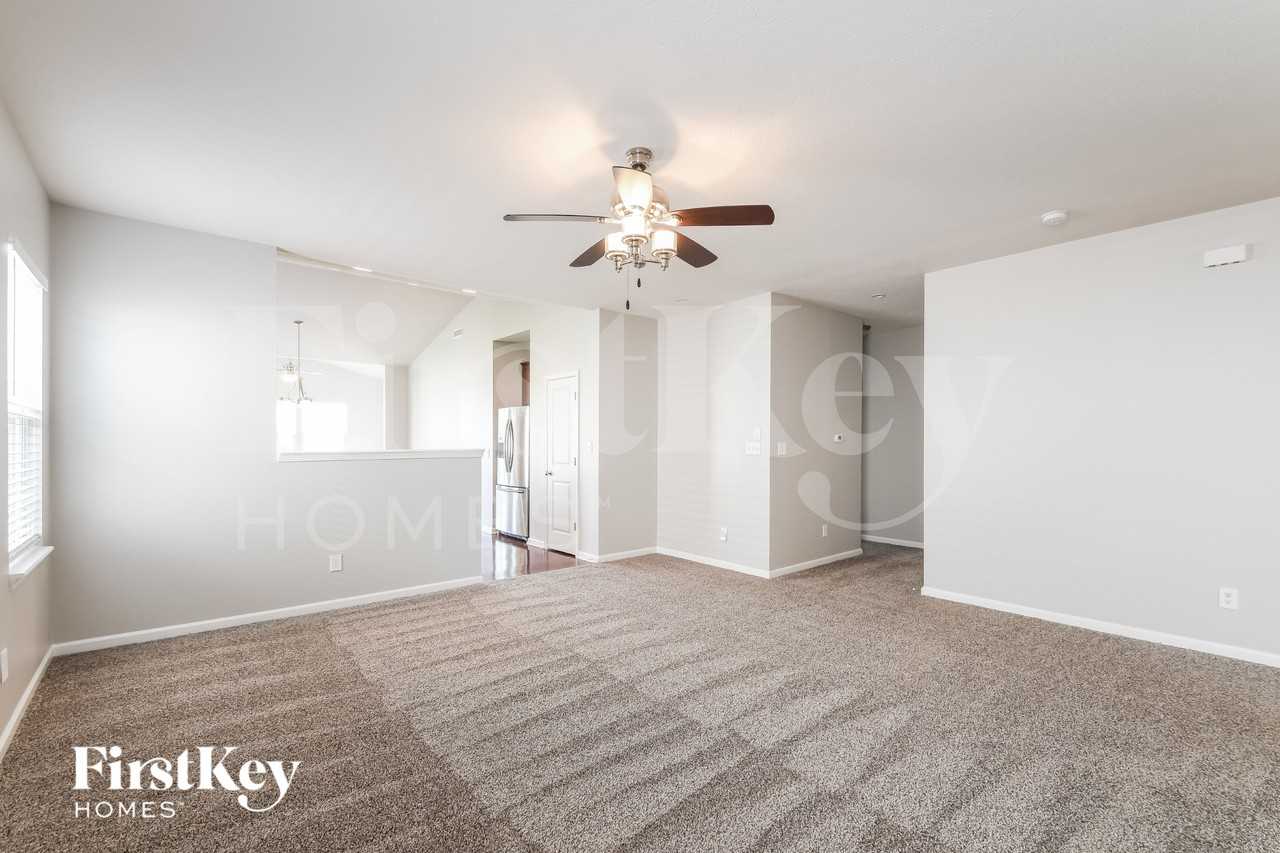 5887 Aldridge Dr - Photo 3 of 15