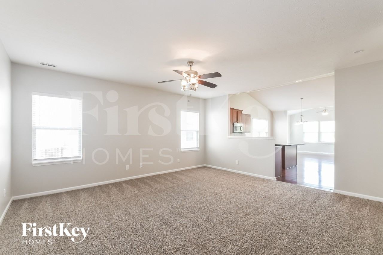 5887 Aldridge Dr - Photo 4 of 15