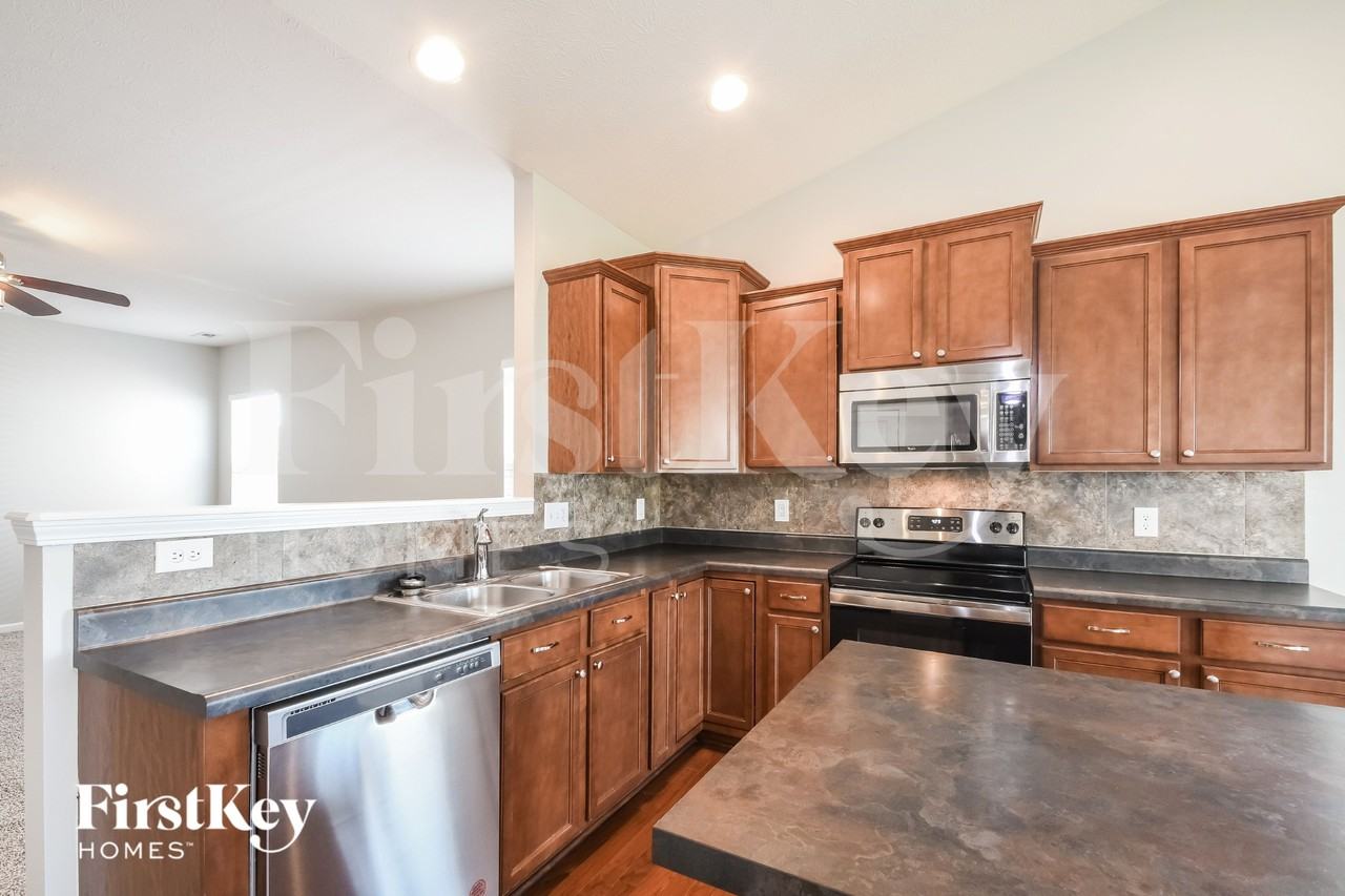 5887 Aldridge Dr - Photo 5 of 15