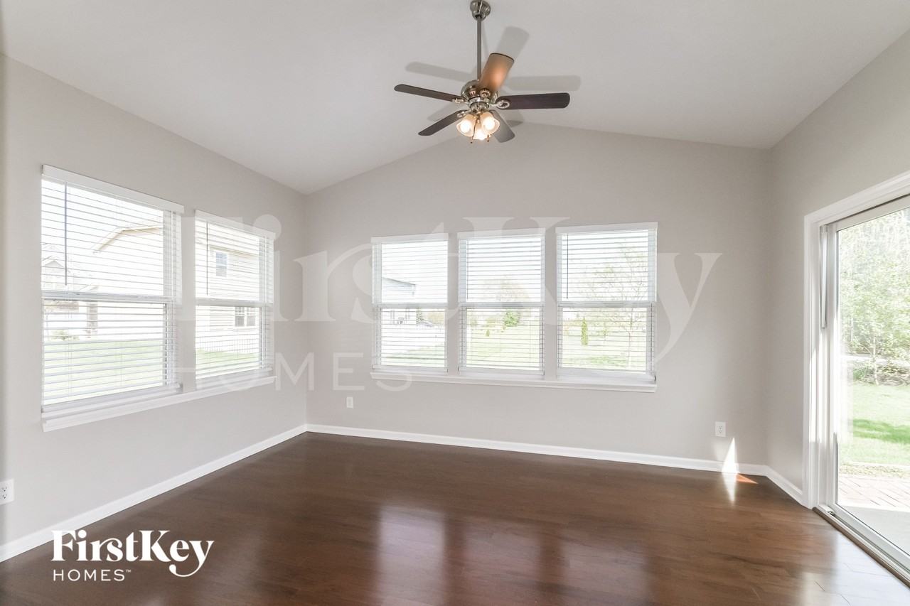 5887 Aldridge Dr - Photo 7 of 15