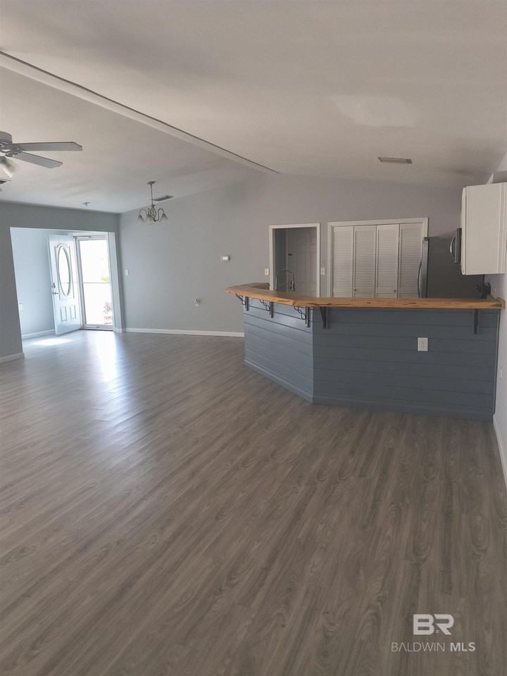 318 W Fort Morgan Rd - Photo 4 of 18
