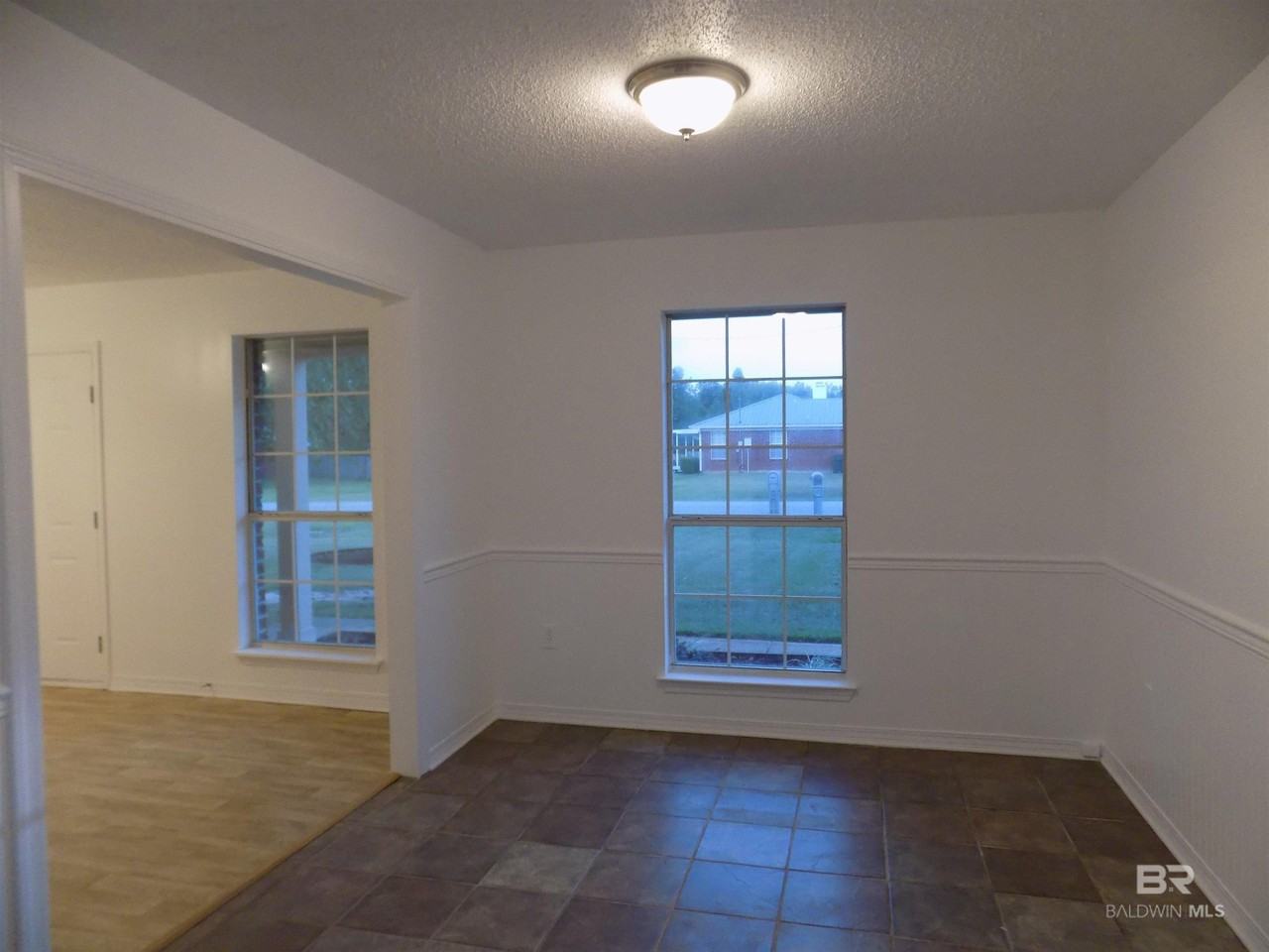 23266 Wilson Dr - Photo 4 of 20