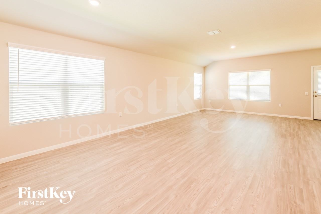 4419 Meadowland Pl - Photo 4 of 15