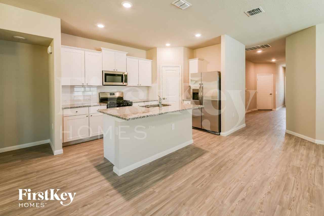 4419 Meadowland Pl - Photo 5 of 15