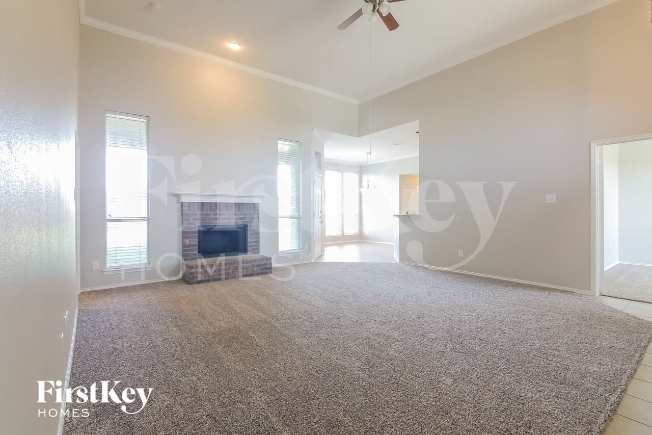 1731 Vista Ridge Dr W - Photo 3 of 15