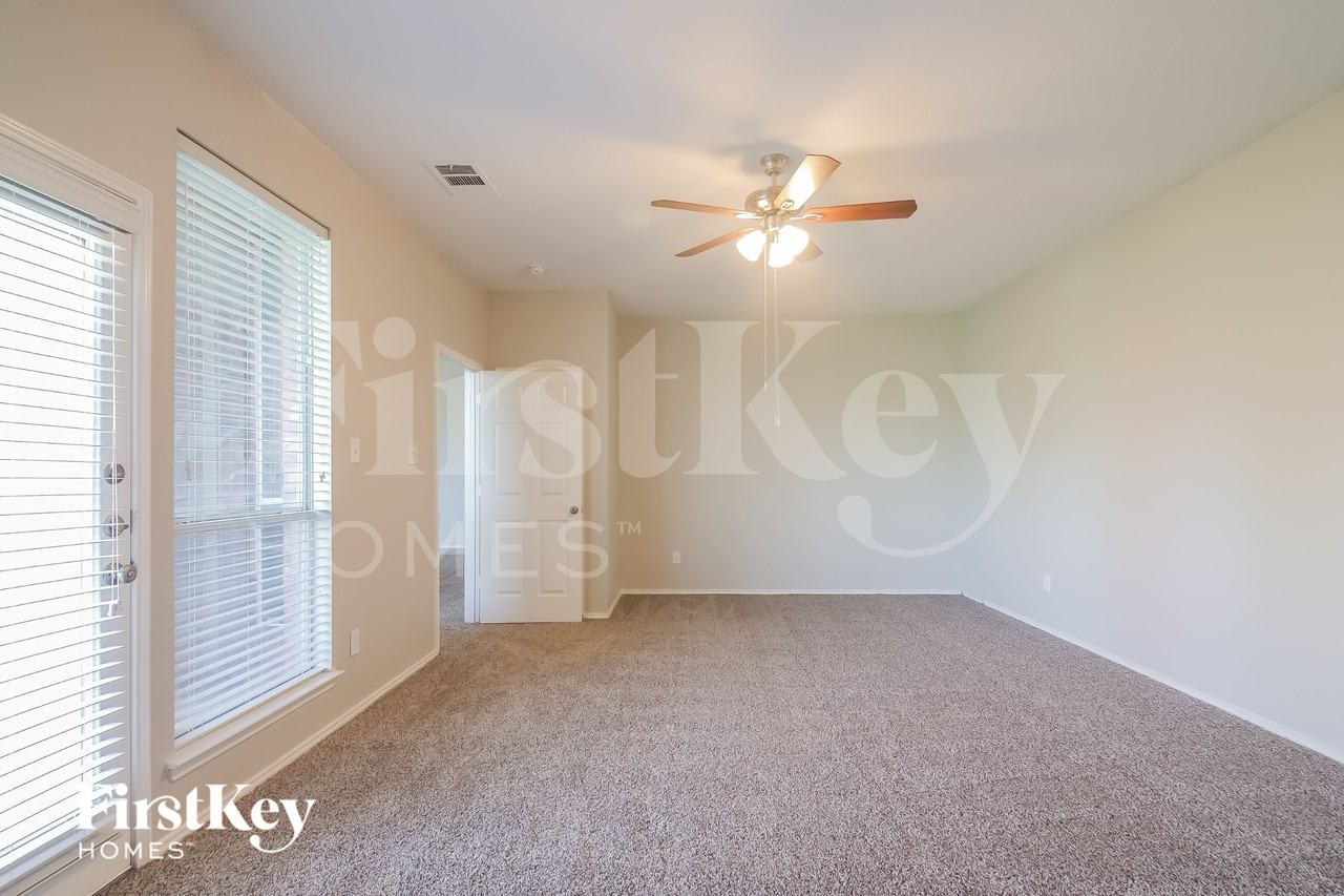 1731 Vista Ridge Dr W - Photo 7 of 15