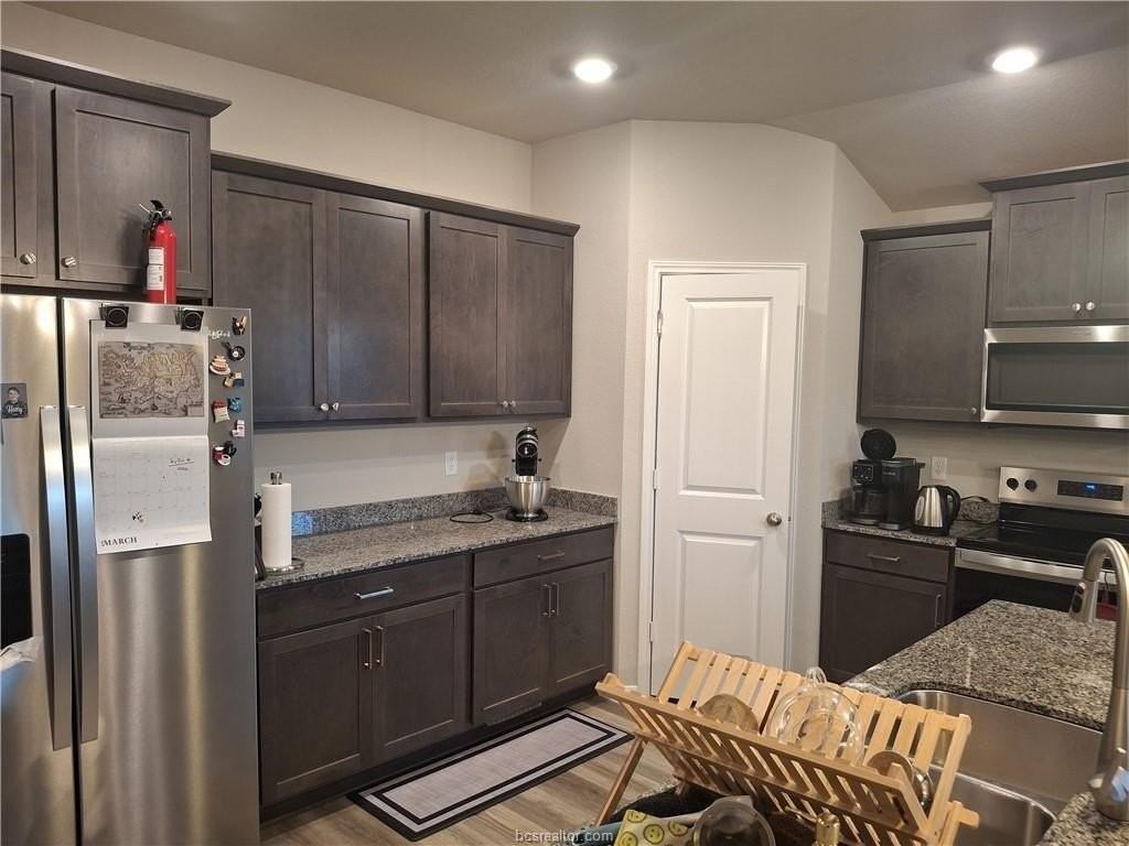 1864 Taggart Trl - Photo 4 of 12