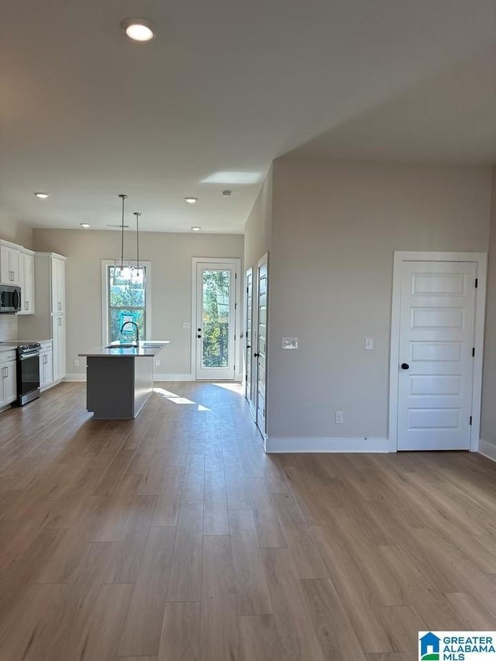 4882 Silas Ave - Photo 5 of 24
