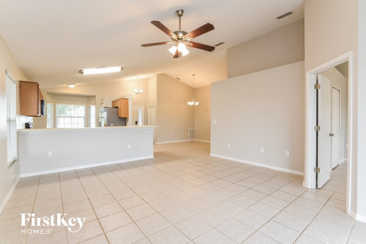 148 Heavenwood Ct - Photo 4 of 15