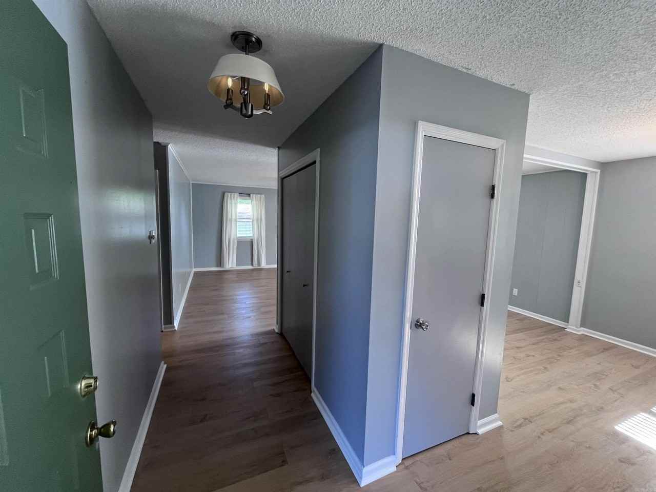 113 Cornwall Ct - Photo 3 of 38