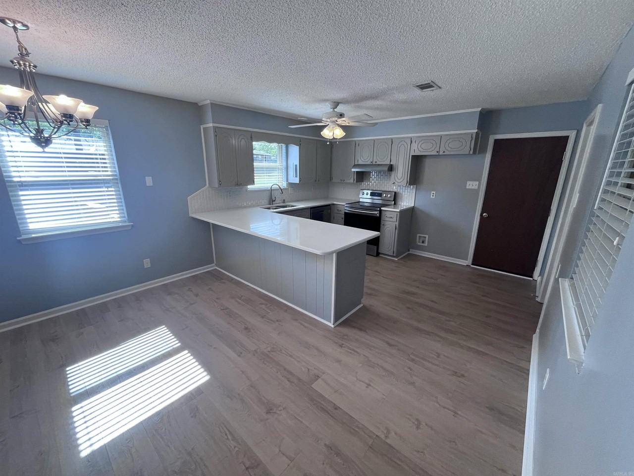 113 Cornwall Ct - Photo 5 of 38