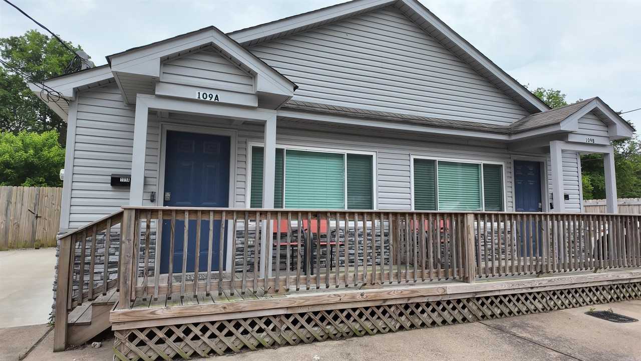 109 Alcorn St - Photo 2 of 30