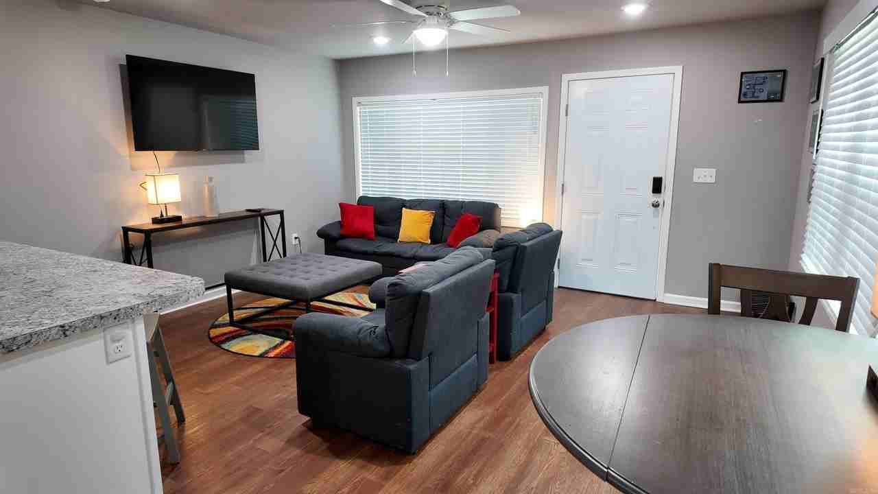 109 Alcorn St - Photo 6 of 30